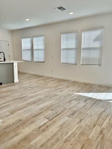 9227 E Smith Avenue, Mesa, AZ 85212