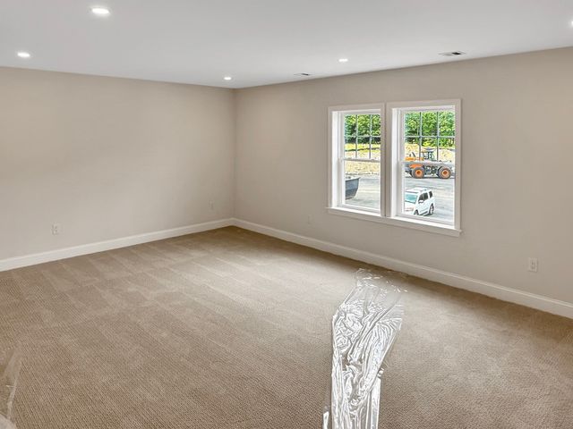 9 Whitman Circle 9, Bellingham, MA 02019