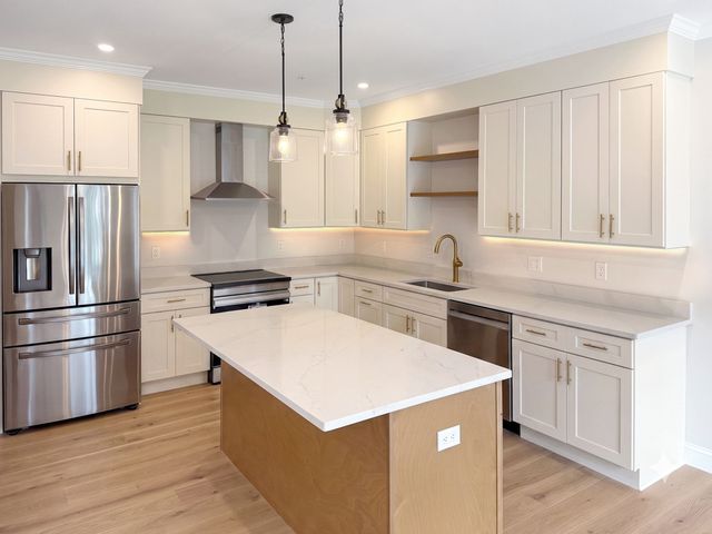 9 Whitman Circle 9, Bellingham, MA 02019