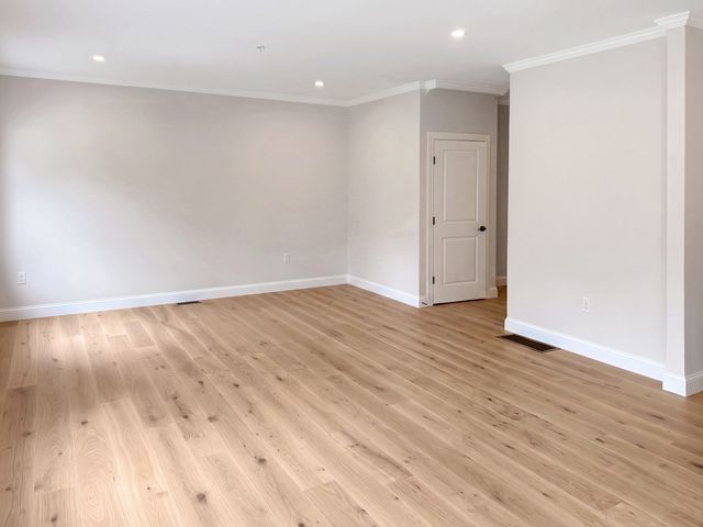 9 Whitman Circle 9, Bellingham, MA 02019