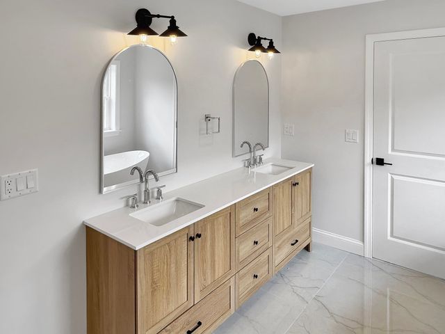9 Whitman Circle 9, Bellingham, MA 02019