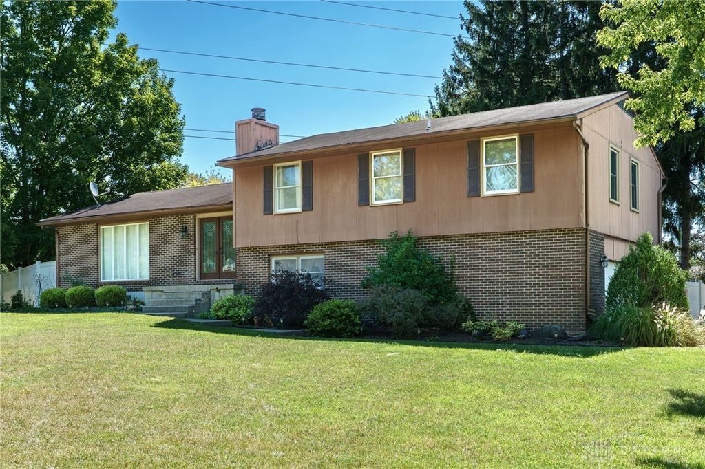 4220 Willow Creek Drive, Clayton, OH 45415