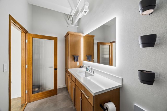 705 Main Street 516, Houston, TX 77002
