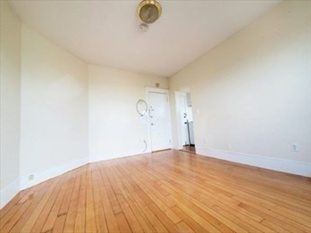 279 Harvard 43, Cambridge, MA 02139