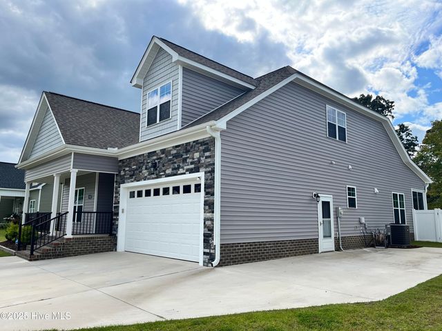 3218 School View Drive, Farmville, NC 27828