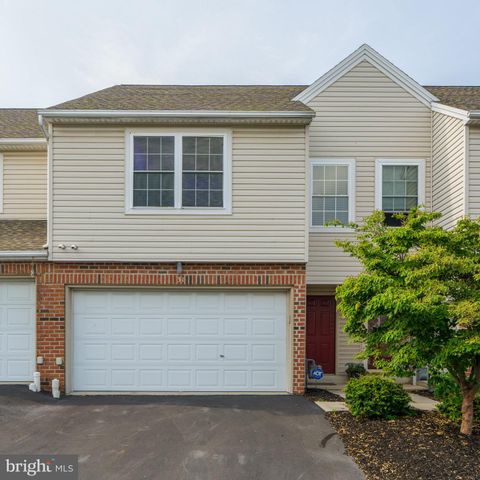 2312 SLATER HILL LN E #62, York, PA 17406