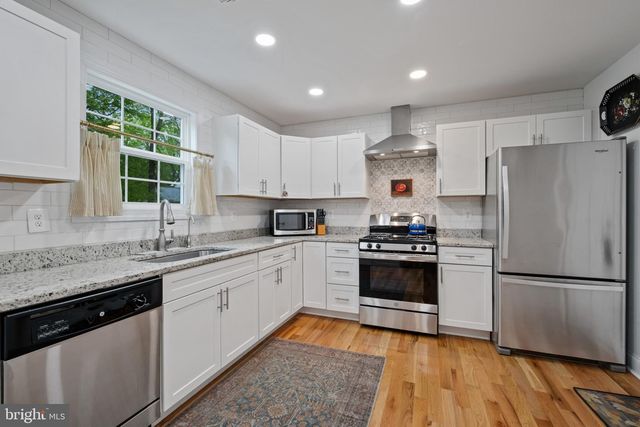 126 WATERMANS COVE LN, Chester, MD 21619