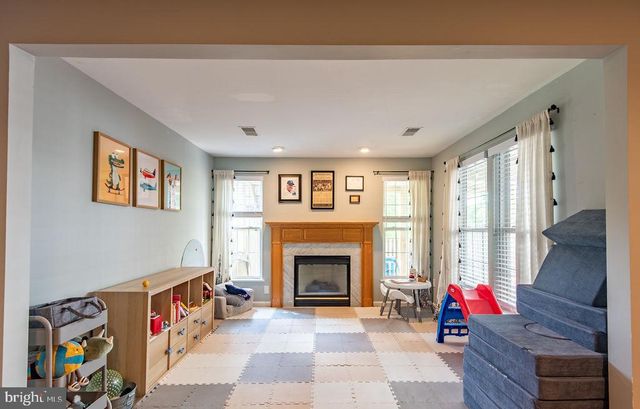 43287 CHOKEBERRY SQ, Ashburn, VA 20147