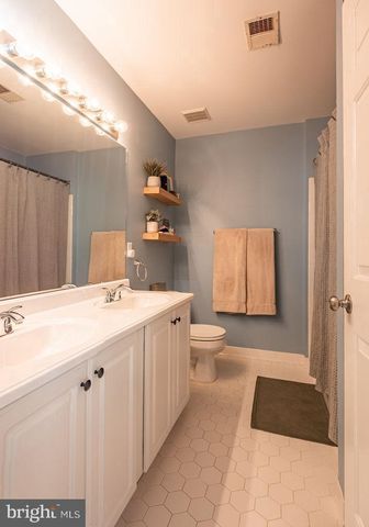 43287 CHOKEBERRY SQ, Ashburn, VA 20147