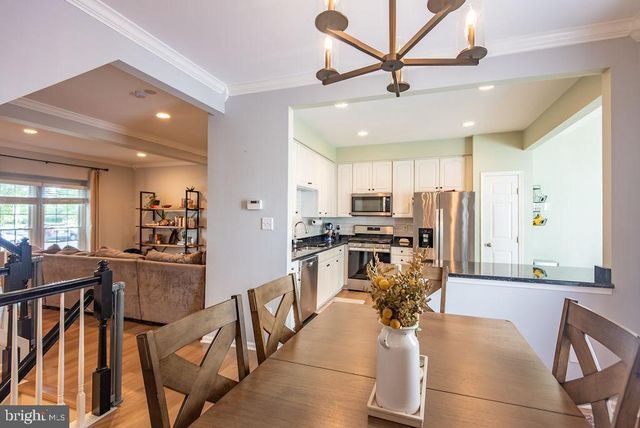 43287 CHOKEBERRY SQ, Ashburn, VA 20147