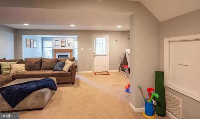 43287 CHOKEBERRY SQ, Ashburn, VA 20147