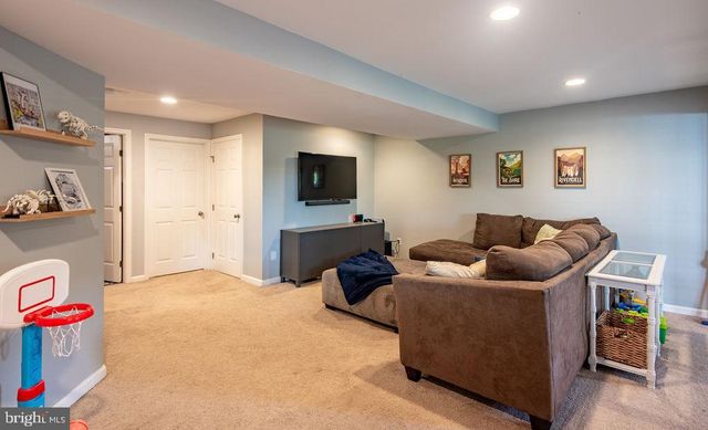 43287 CHOKEBERRY SQ, Ashburn, VA 20147