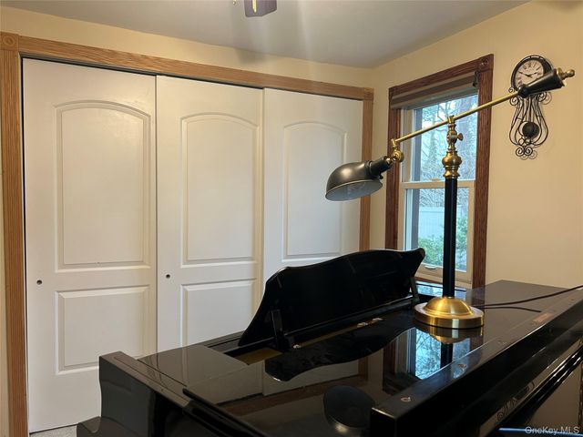 5 Slade Place, Bay Shore, NY 11706