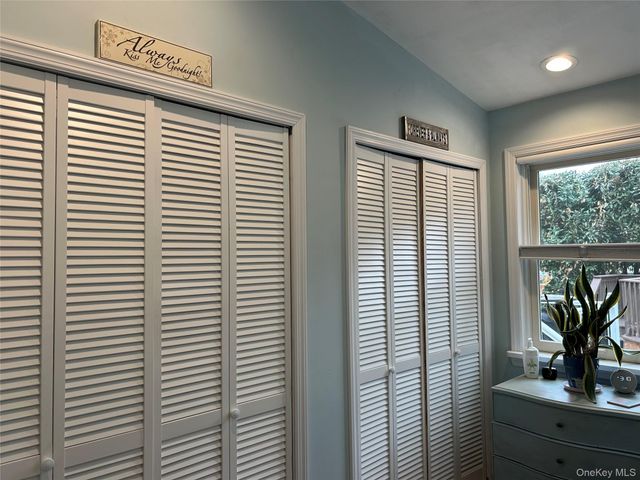 5 Slade Place, Bay Shore, NY 11706