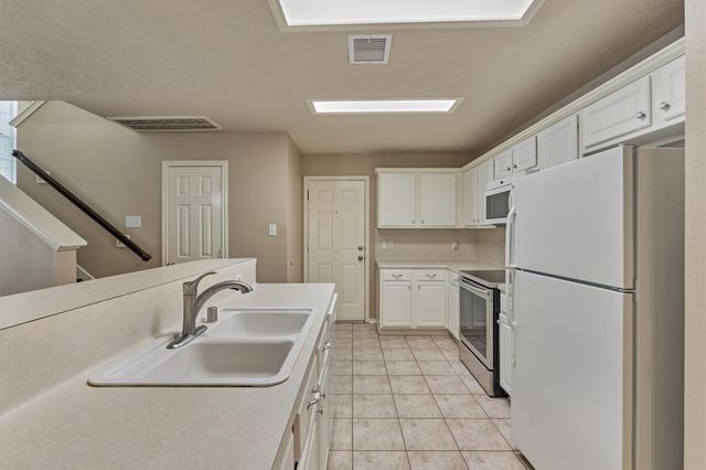 231 Blushwood Place, The Woodlands, TX 77382