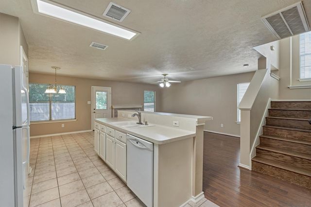 231 Blushwood Place, The Woodlands, TX 77382