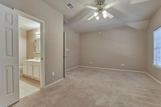 231 Blushwood Place, The Woodlands, TX 77382