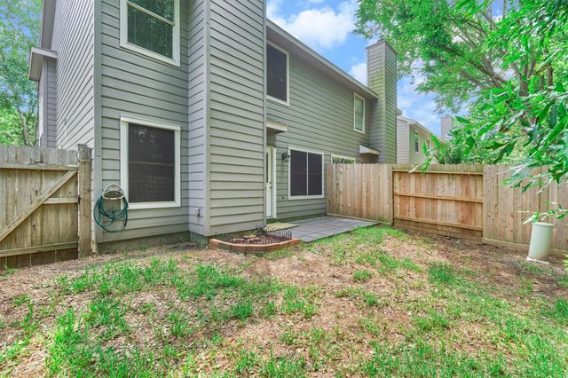 231 Blushwood Place, The Woodlands, TX 77382