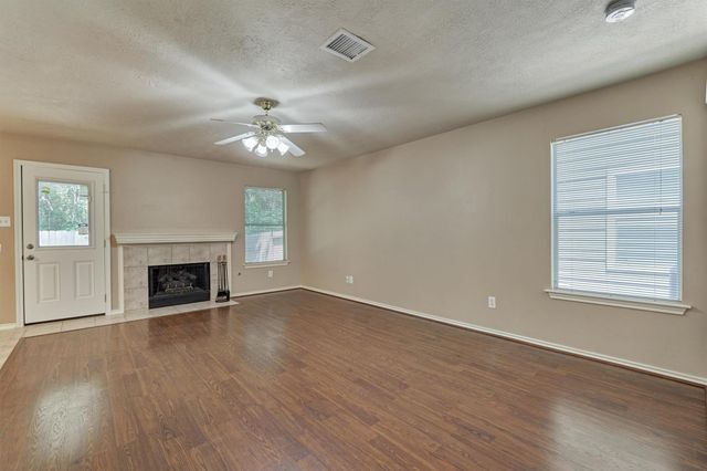 231 Blushwood Place, The Woodlands, TX 77382