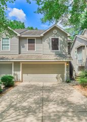 231 Blushwood Place, The Woodlands, TX 77382