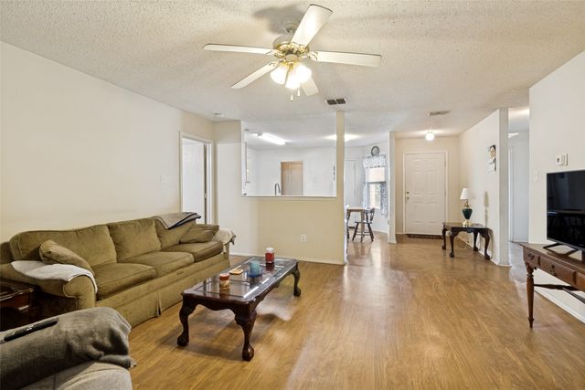 222 Idlewyld Drive, Mesquite, TX 75149