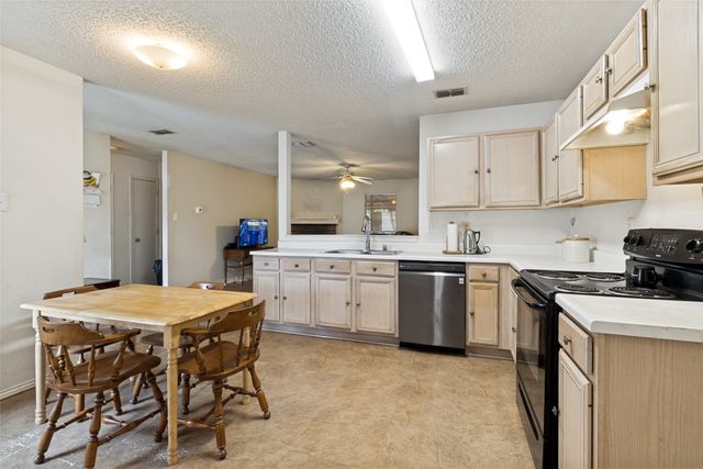 222 Idlewyld Drive, Mesquite, TX 75149