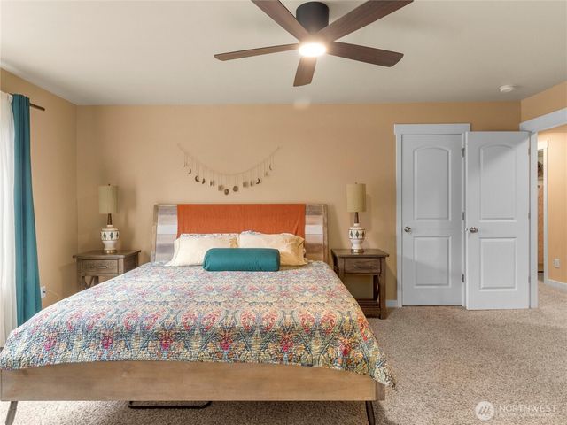 9209 Vancouver Drive NE, Lacey, WA 98516