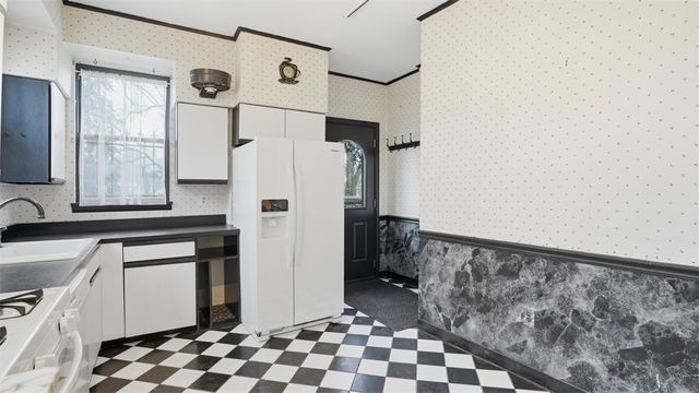 1411 Page St, Manchester, PA 15233