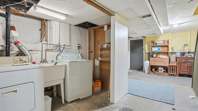 1411 Page St, Manchester, PA 15233