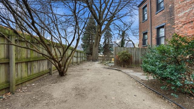 1411 Page St, Manchester, PA 15233