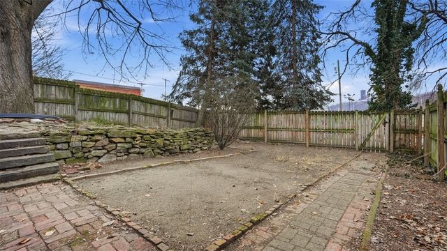 1411 Page St, Manchester, PA 15233