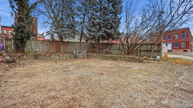 1411 Page St, Manchester, PA 15233