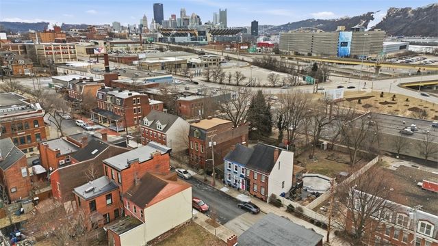 1411 Page St, Manchester, PA 15233