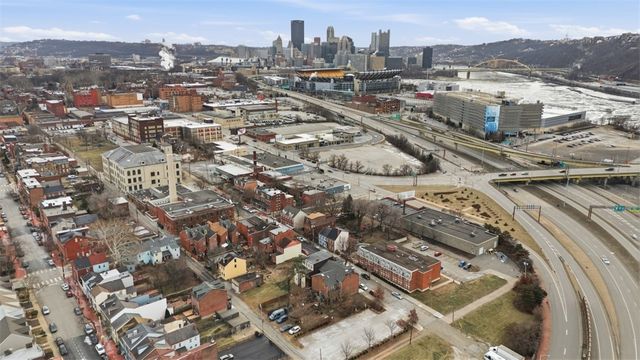 1411 Page St, Manchester, PA 15233