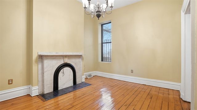 1411 Page St, Manchester, PA 15233