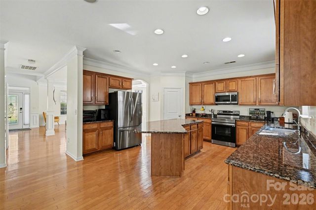 12700 Oldehurst Place, Charlotte, NC 28262