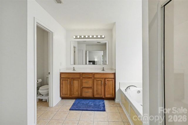 12700 Oldehurst Place, Charlotte, NC 28262