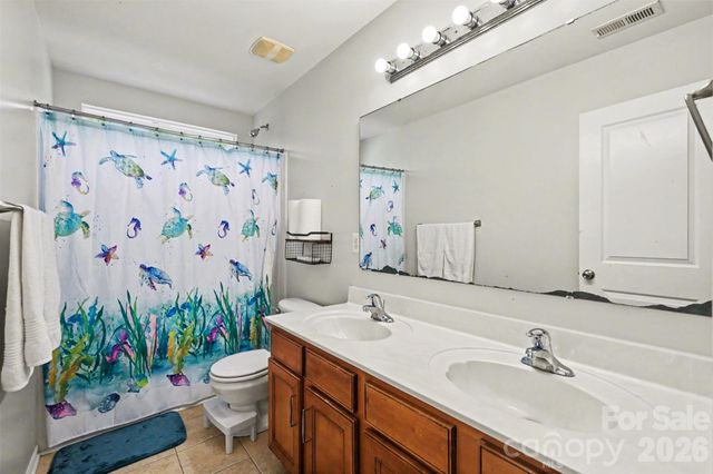 12700 Oldehurst Place, Charlotte, NC 28262