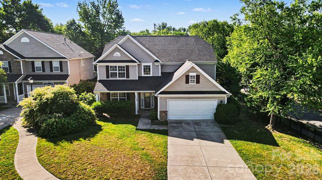 12700 Oldehurst Place, Charlotte, NC 28262
