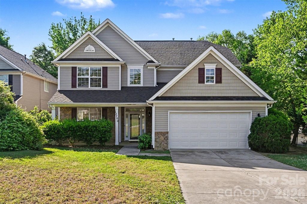 12700 Oldehurst Place, Charlotte, NC 28262