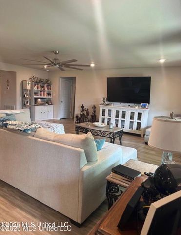 8257 Curry Road, Biloxi, MS 39532