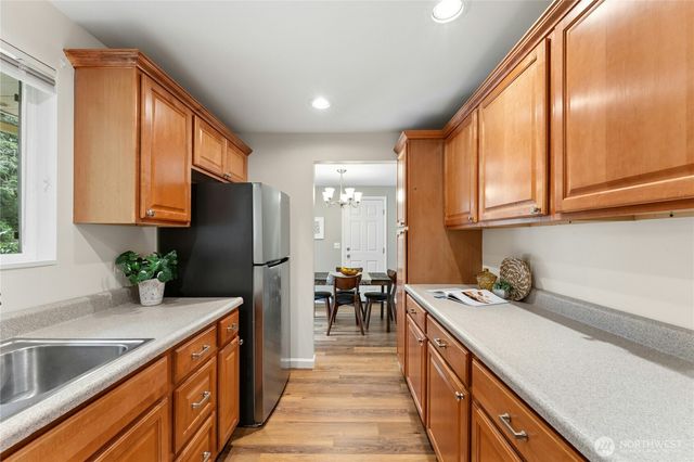 804 Lynnwood Avenue NE, Renton, WA 98056