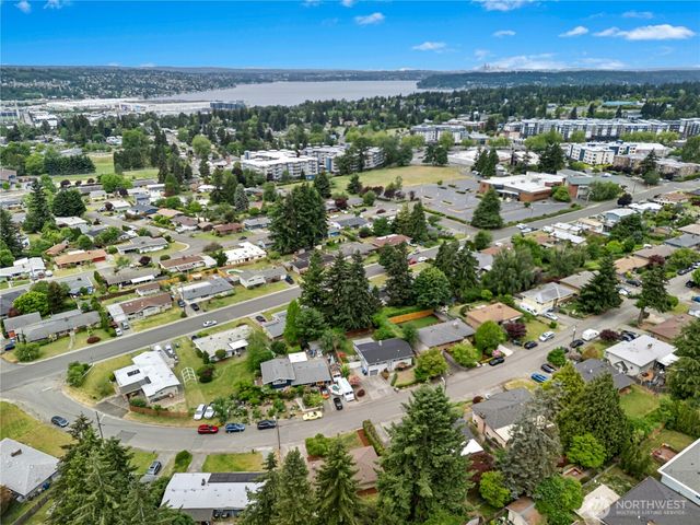 804 Lynnwood Avenue NE, Renton, WA 98056
