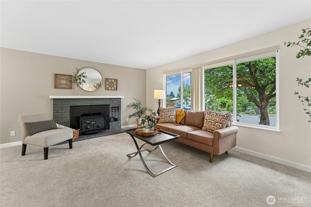 804 Lynnwood Avenue NE, Renton, WA 98056