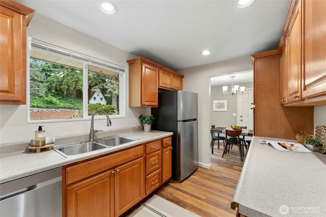 804 Lynnwood Avenue NE, Renton, WA 98056