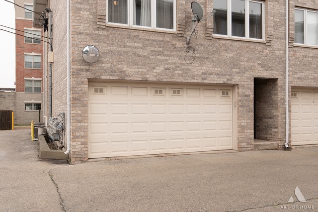 6644 W 65TH Street 2N, Chicago, IL 60638