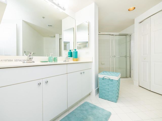 17145 N Bay Rd 4311, Sunny Isles Beach, FL 33160