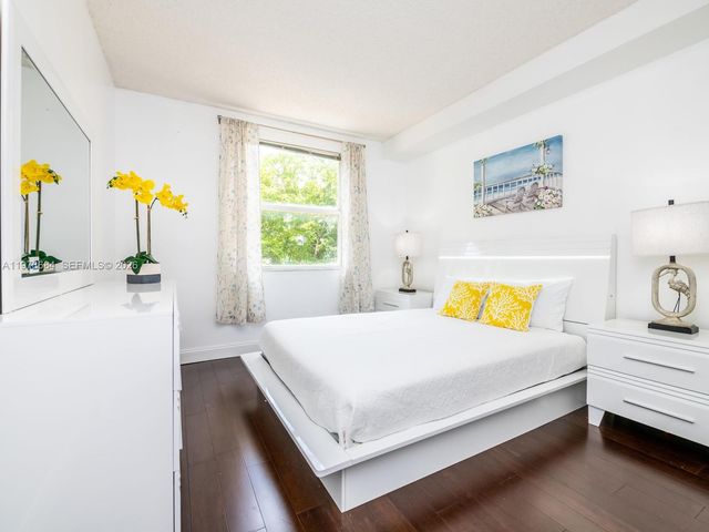 17145 N Bay Rd 4311, Sunny Isles Beach, FL 33160