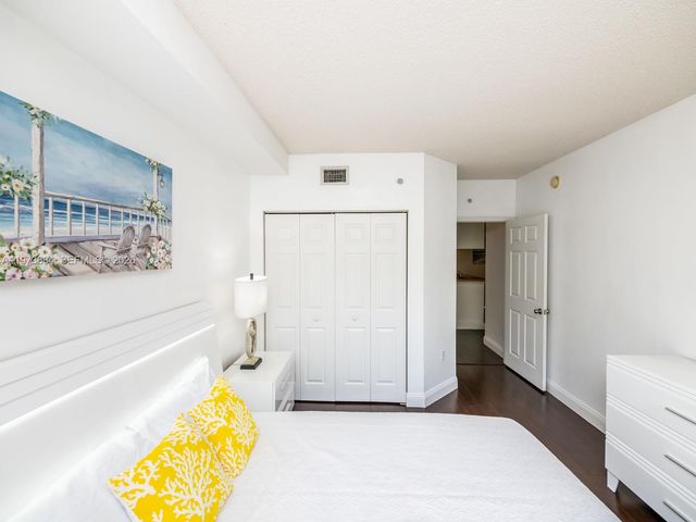 17145 N Bay Rd 4311, Sunny Isles Beach, FL 33160