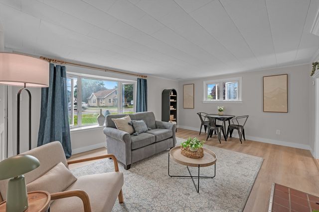 145 Main St, Oxford, MA 01540